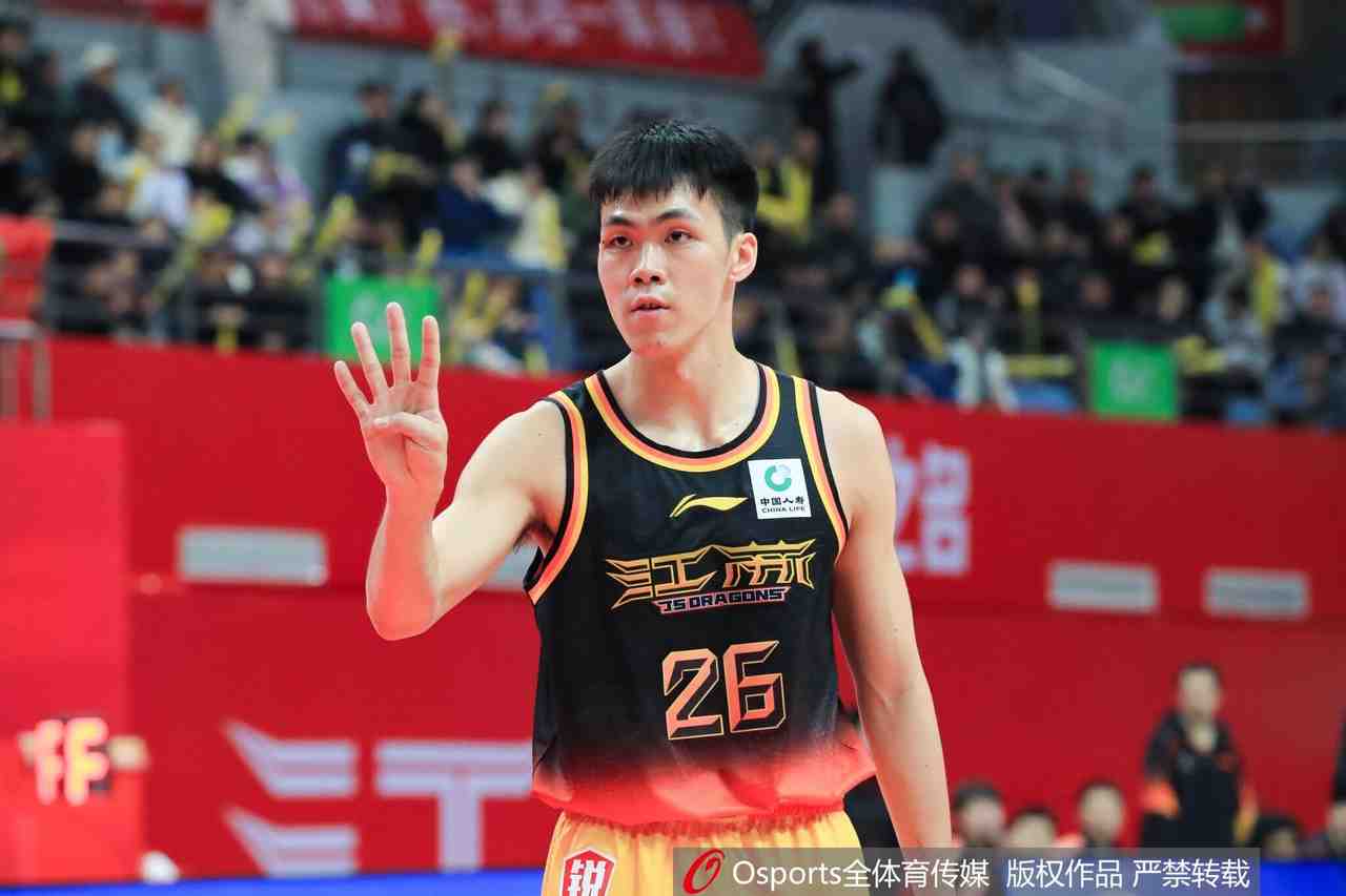 媒体人:庞峥麟三分手感冰凉 虽有3助攻但6次失误 希望尽快找到状